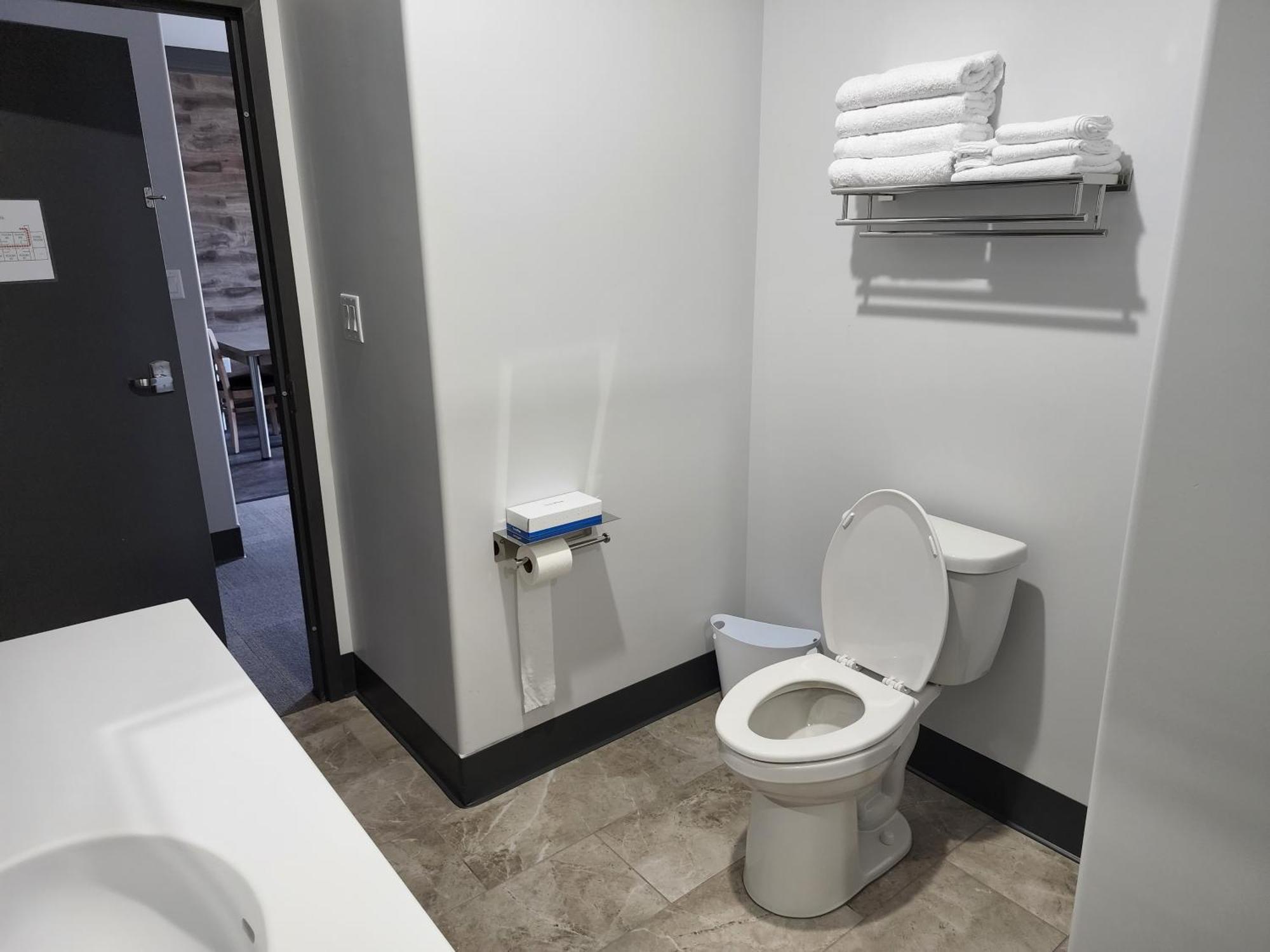 Razoolies Inn Stephenville Habitación foto